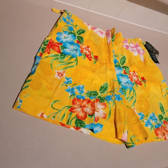 Ralph Lauren Petite Floral Hawaiian Tropical Linen Shorts - Picture 12 of 15